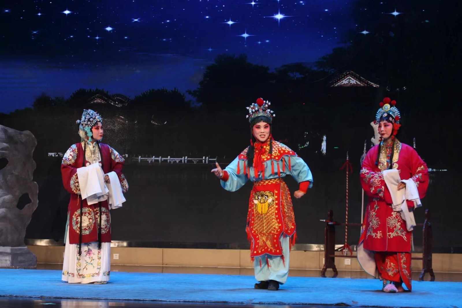 豫劇《精忠報國》精彩上演